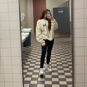 Meet your Posher, Elise